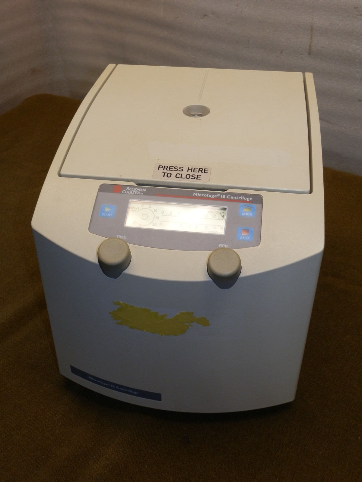 Beckman Coulter 367160 Microfuge 18 Centrifuge W/ F241.5P Rotor – Please Read