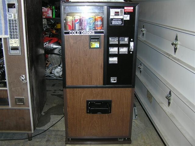 DIXIE NARCO 180, 276, 348, 360, 368, 440, 501T SODA MACHINE 6 1/4″ Coin Chute