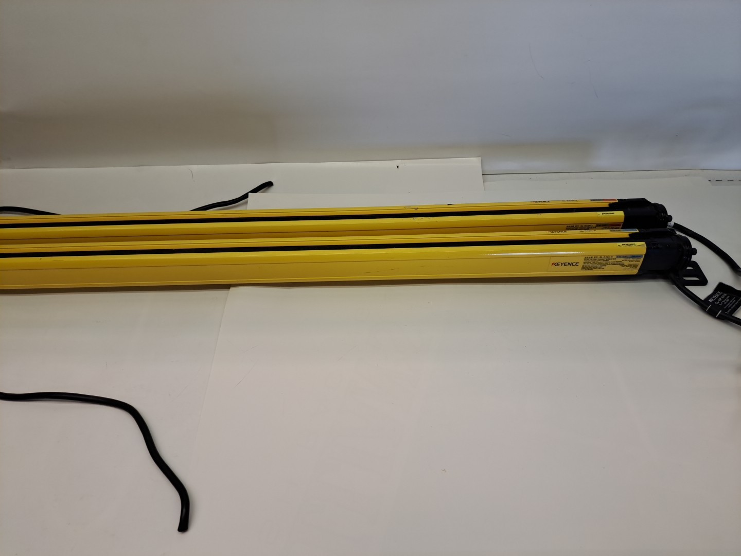 Keyence GL-R40H-T / GL-R40H-R Safety Light Curtain Set cable on both ends USED