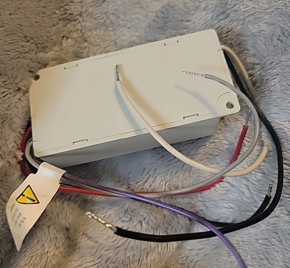 ERP 29.7W Single 6-Pin Dimmable Constant Current LED Driver ESS030W-1100-27