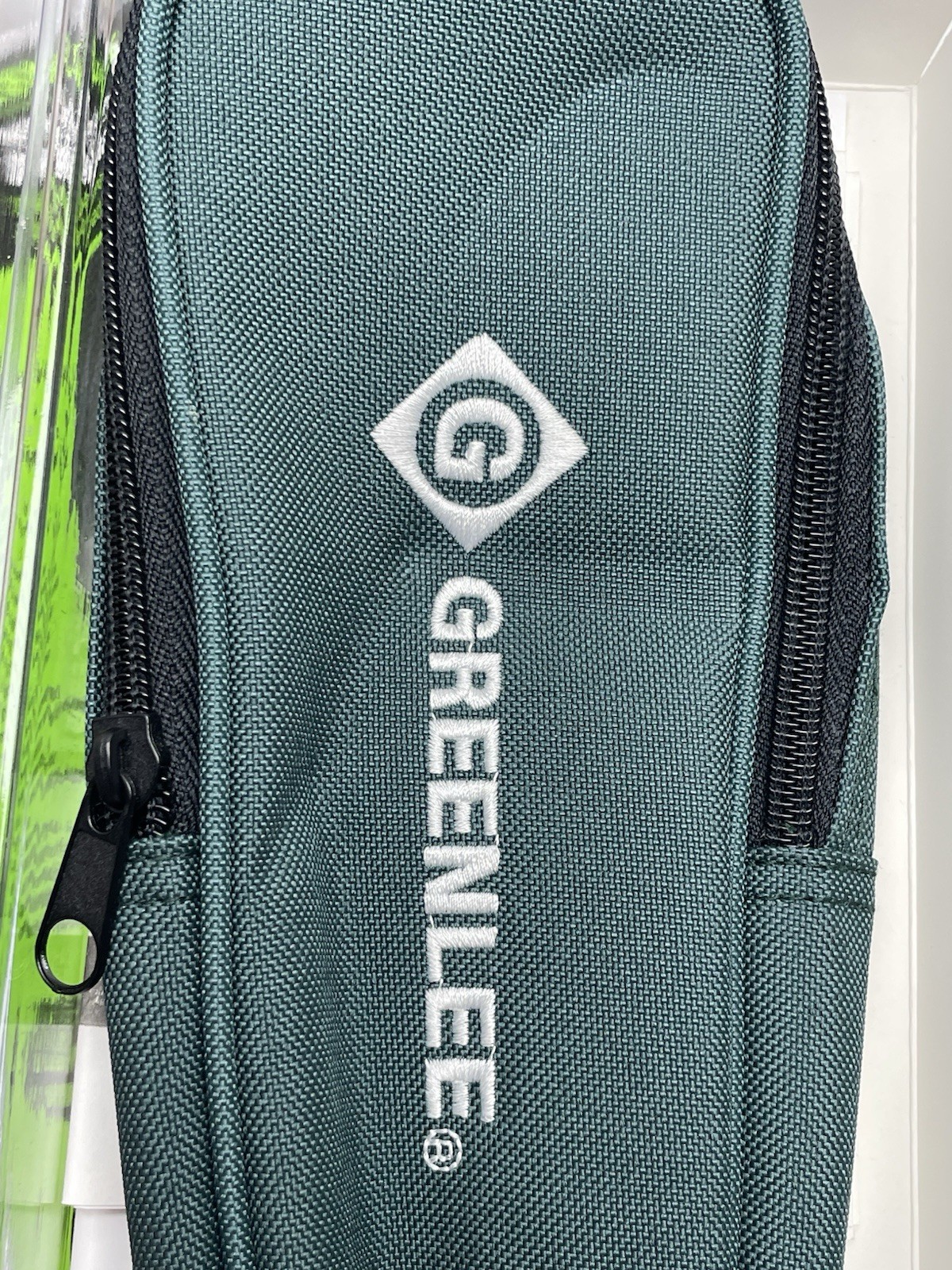 NEW GREENLEE AC CLAMP METER 400a CAT III 600v CM-330