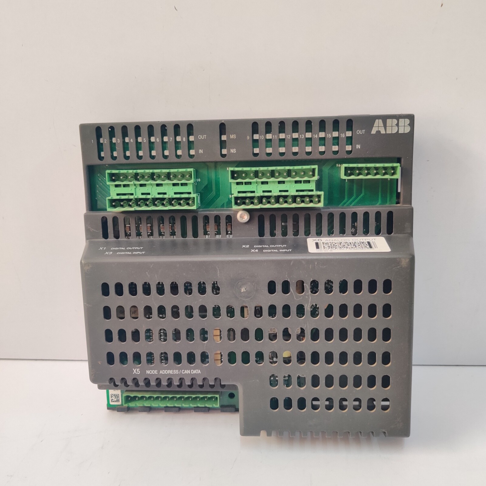 ABB ANALOG OUTPUT COMBINATION I/O MODULE DSQC327A 3HAC17971-1/05