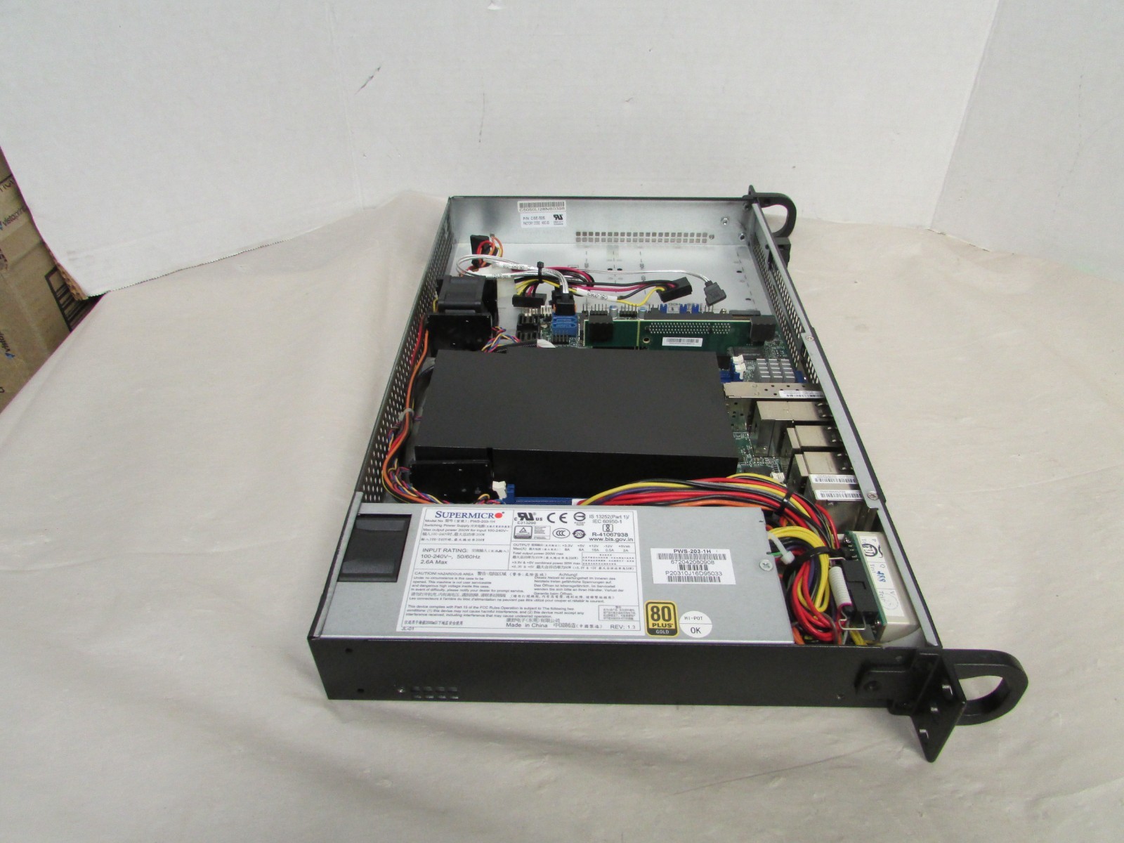SUPERMICRO SERVER SYS-5019D-4C-FN8TP NO RAM NO HDD READ DISC.