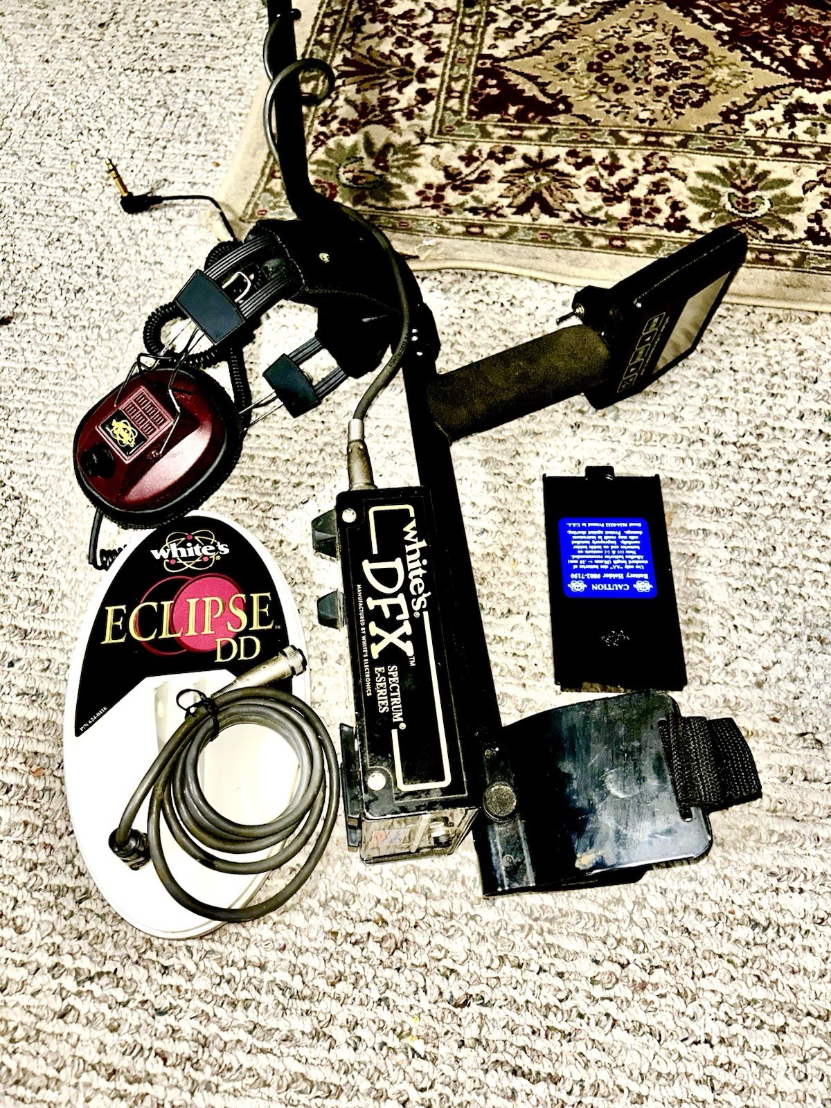 Whites DFX W/ Original Battery,coil, Eclipse DD Coil, AA Battery Holder, Hphones