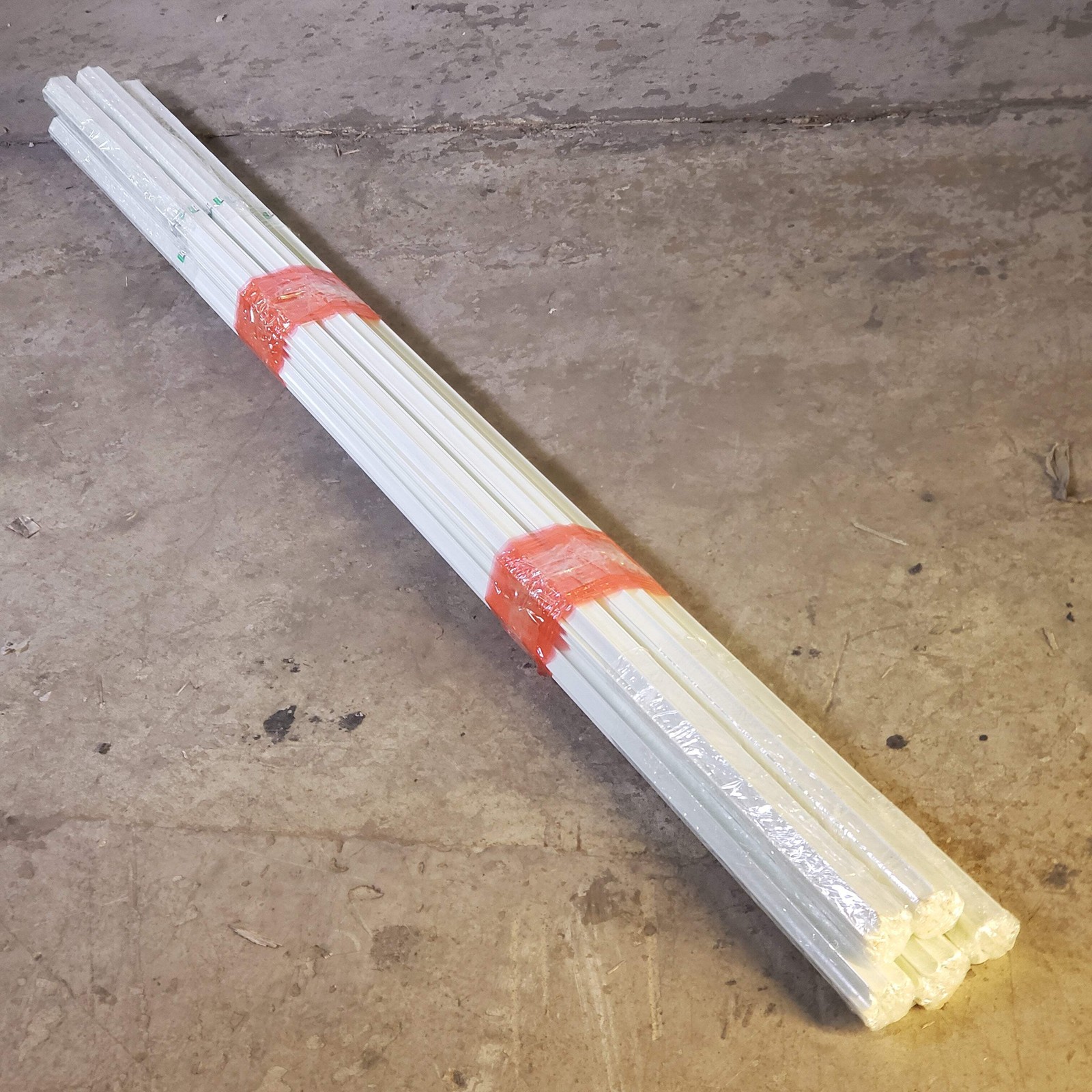 PLANTRA (50 Pack) Trunk Builder Reinforced Fiberglass Tree Stake 3/4″x74″ White