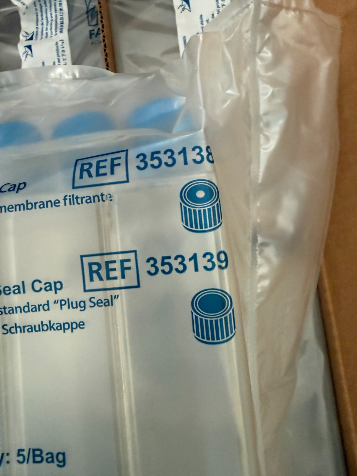 Corning Falcon REF 353138 Tissue Culture Flask Vented Cap 800mL