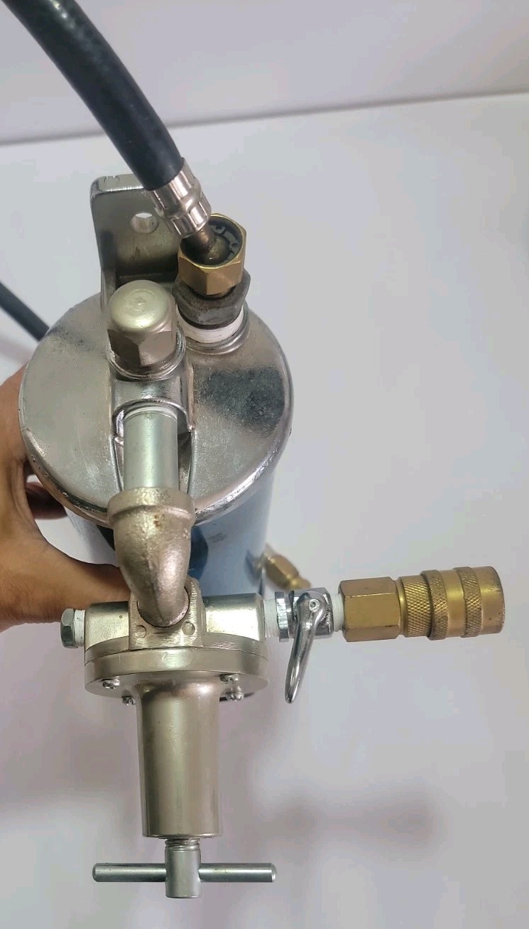 Central Pneumatic Air Control Unit Stock No. 1118 Filter Regulator & Gauge