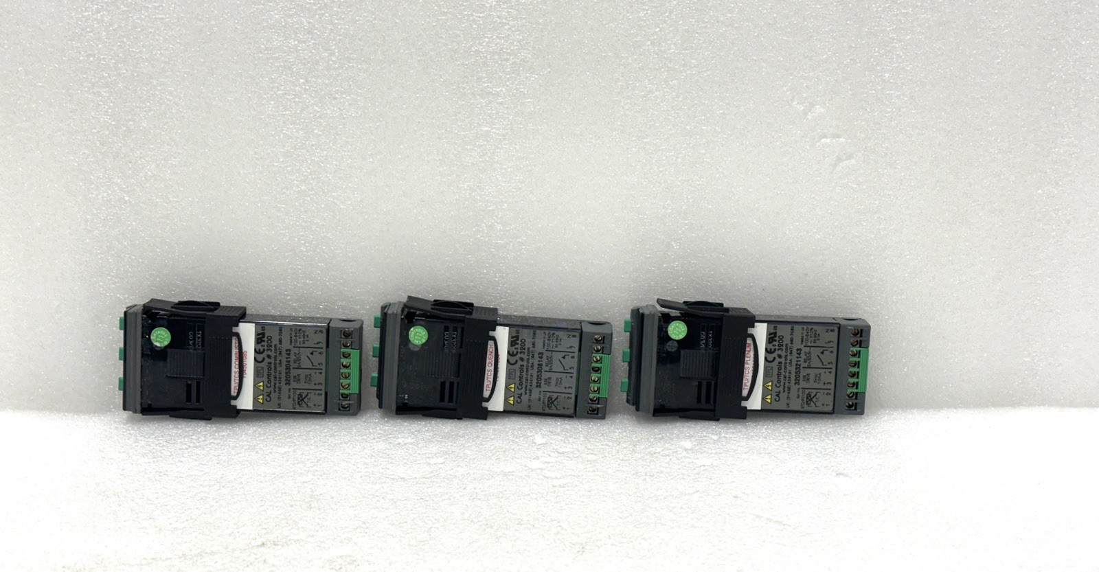 CAL CONTROLS 3200 TEMPERATURE CONTROLLER