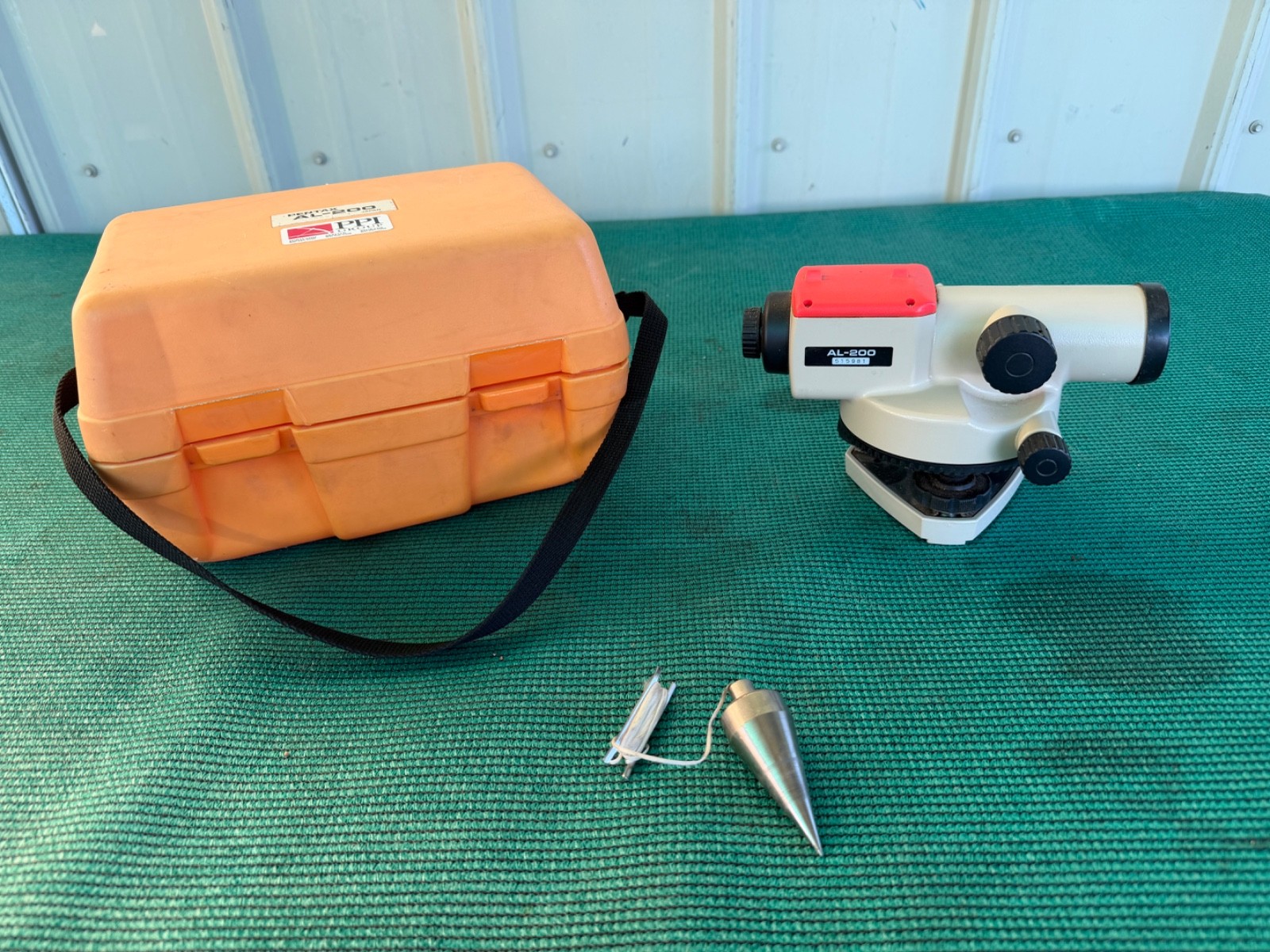 Pentax AL-200 Builders Level with Carrying Case – Plum Bob – Excellent Condition