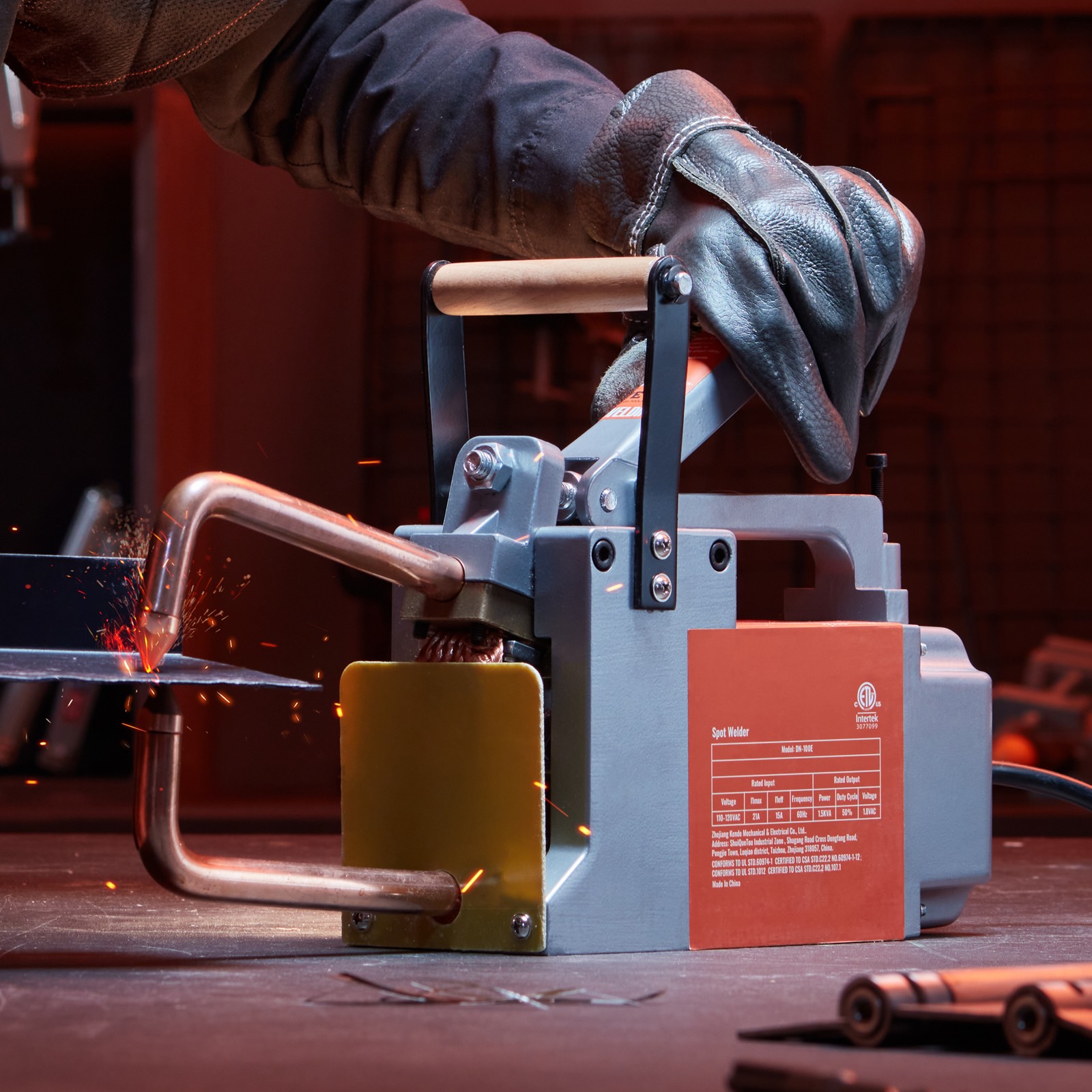 VEVOR Portable Spot Welder 1/8-inch Thick Spot Welder with 1.5KVA Input Capacity