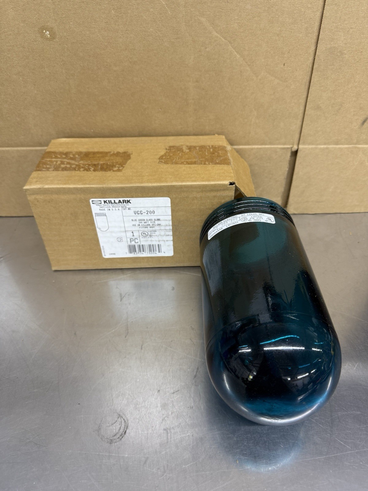 Hubbell VGG-200 Industrial Light Globe Blue Green Threaded Glass New Made In USA