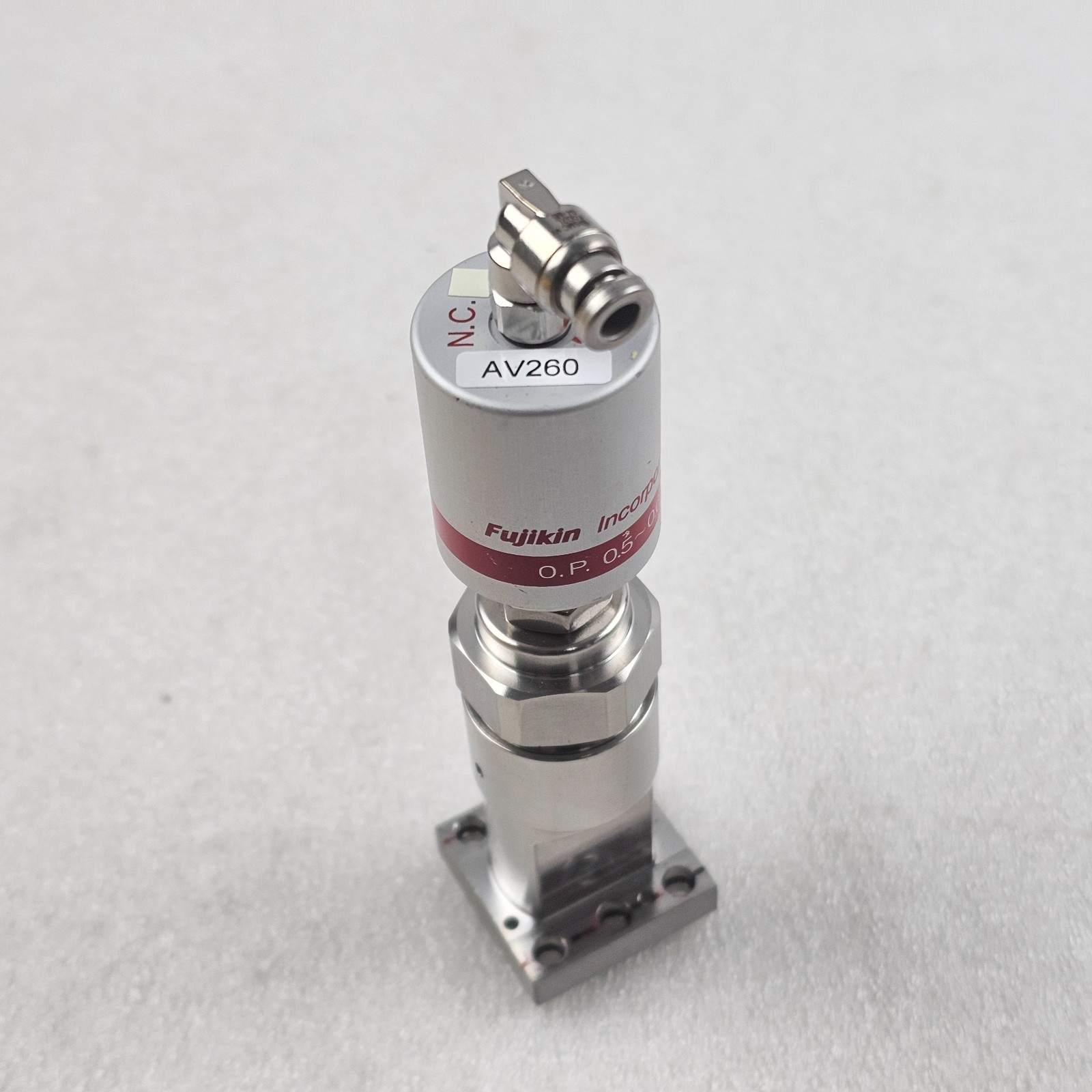 Fujikin Incorporated O.P. 0.5~0.6MPa TYPE N.C./ FUJIKIN 316L-P / JBWVV000
