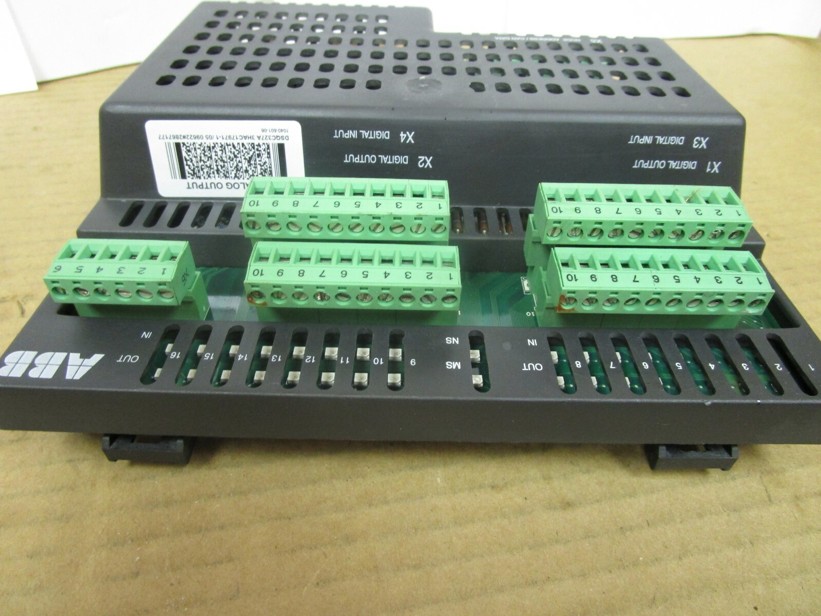 ABB 3HAC17971-1/05 COMBINATION DIGITAL I/O MODULE DSQC327A 3HAC179711 05