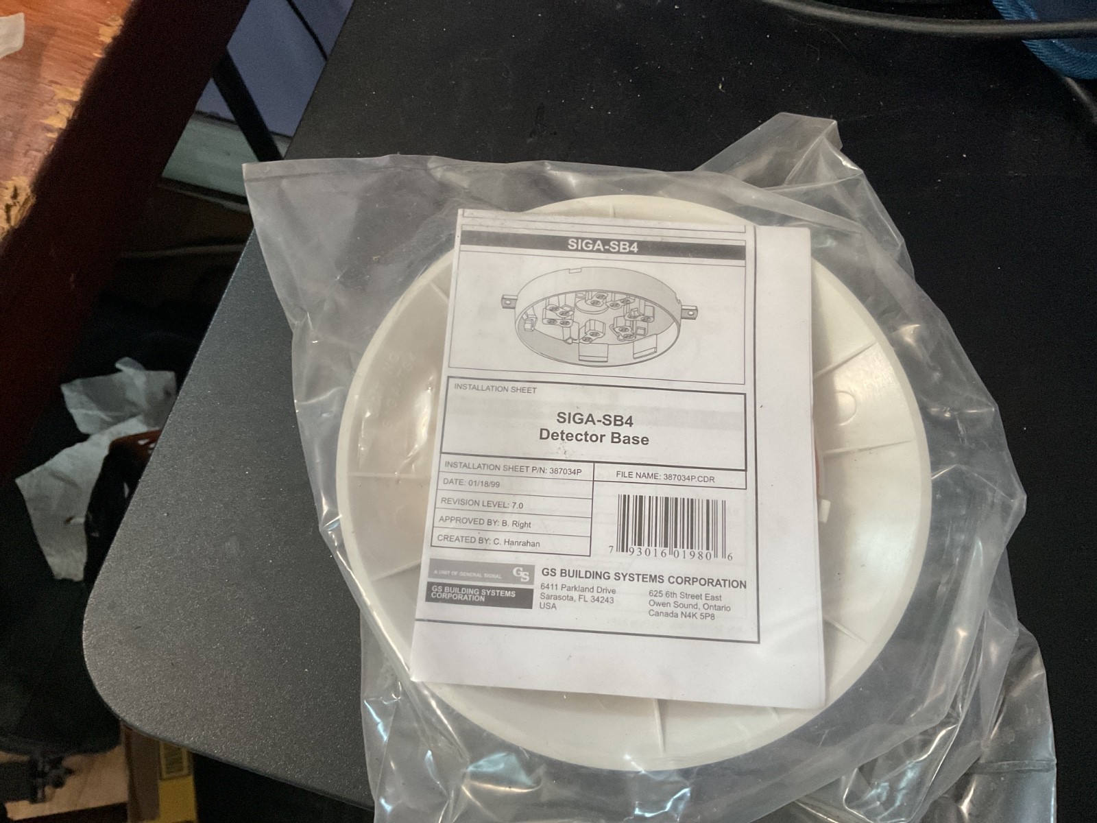 EST Edwards SIGA-SB4 Detector Base NEW (1426)