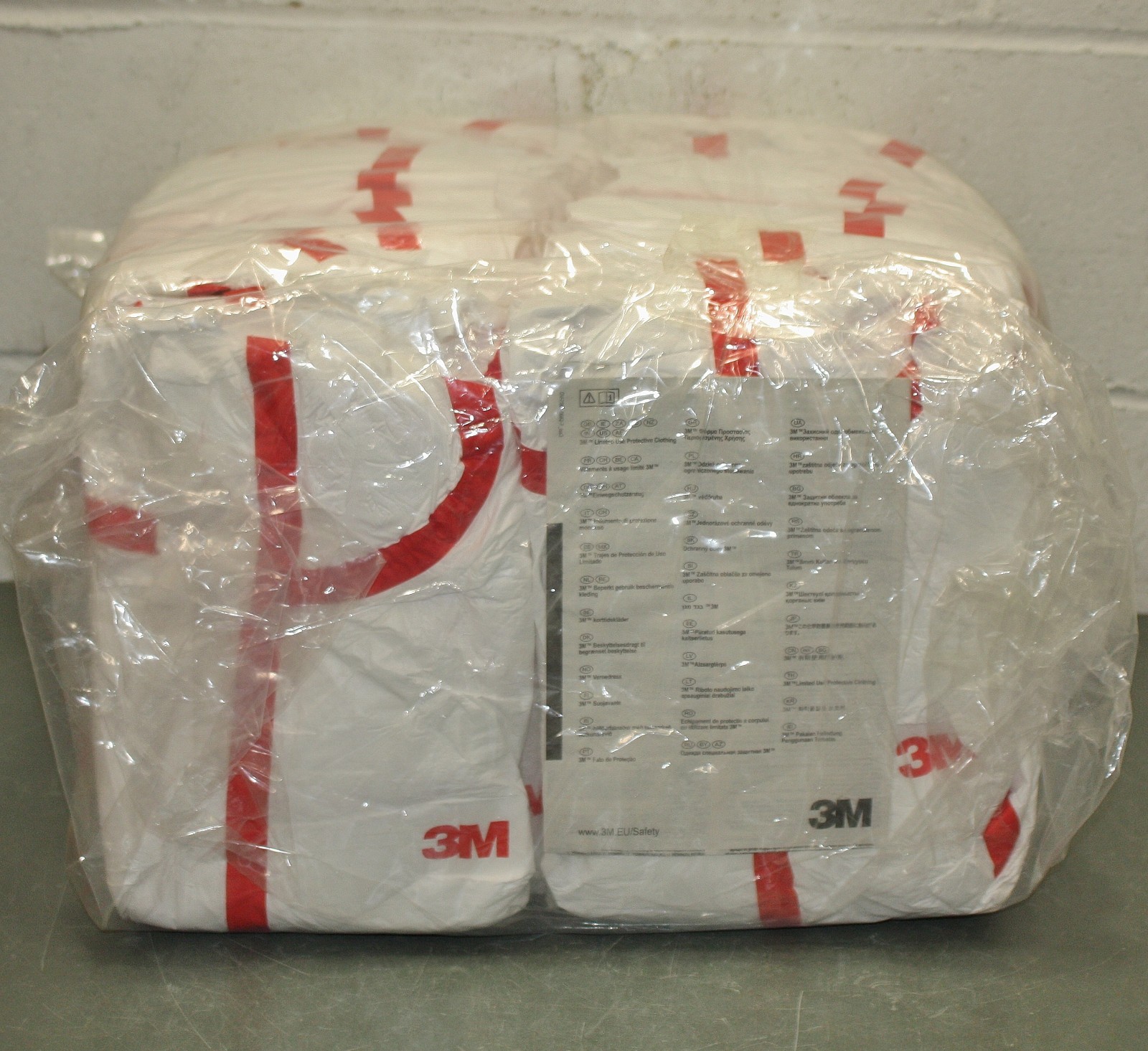 (25) 3M Disposable Coverall 4565-BLK-L, 7000109047, Large, Class ISO 1 & Above