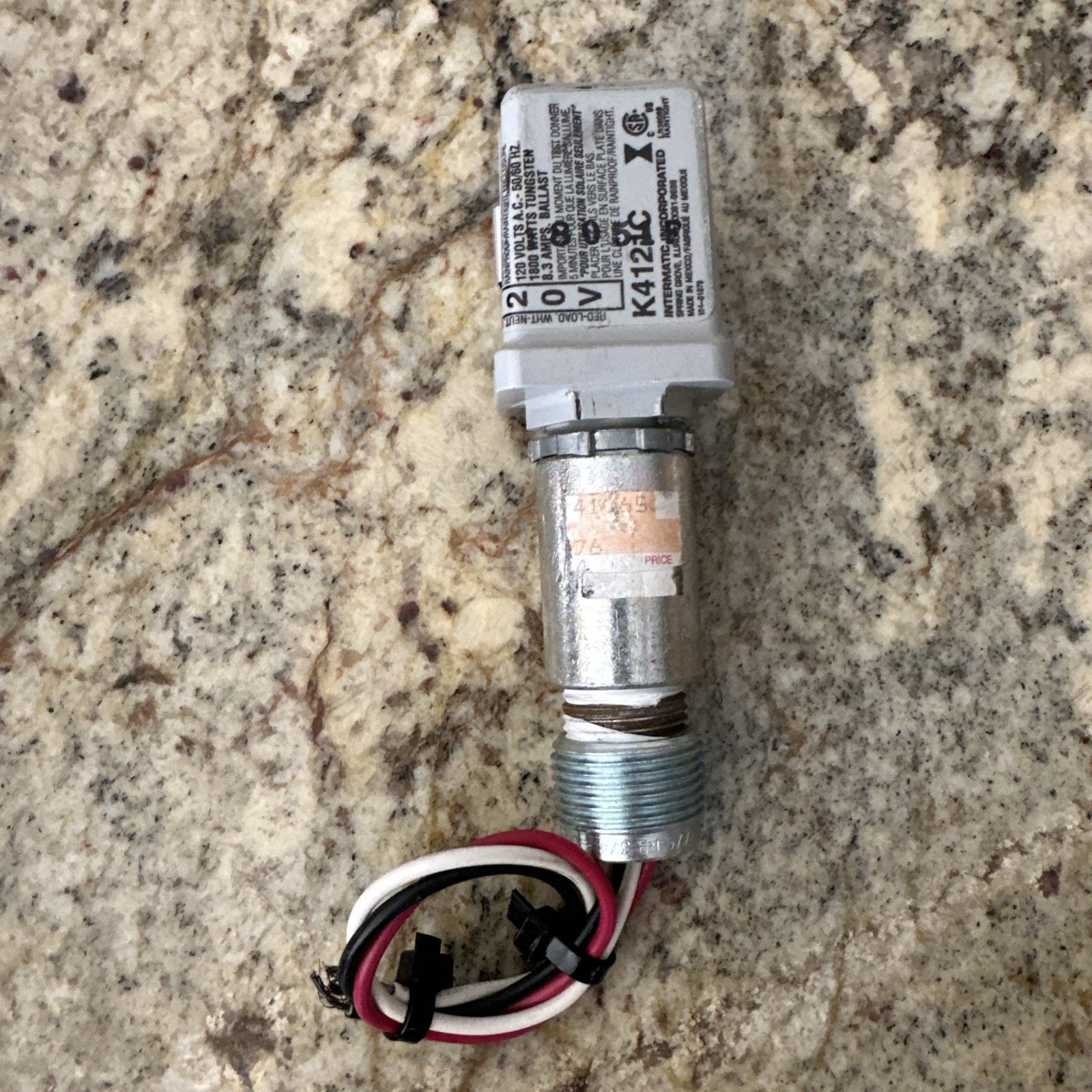 Intermatic K4121C Stem Mount Thermal Photo Control 120V NEW WITHOUT BOX