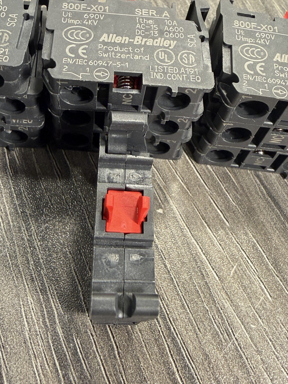 Allen‑Bradley 800F‑X01 Ser A Contact Block 1NO 600V Auxiliary Contact – QTY-10