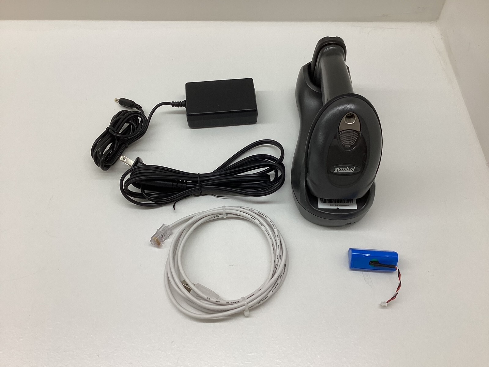 DS6878 WIRELESS BLUETOOTH 1D 2D BARCODE SCANNER KIT NEW BATTERY, SYMBOL MOTOROLA