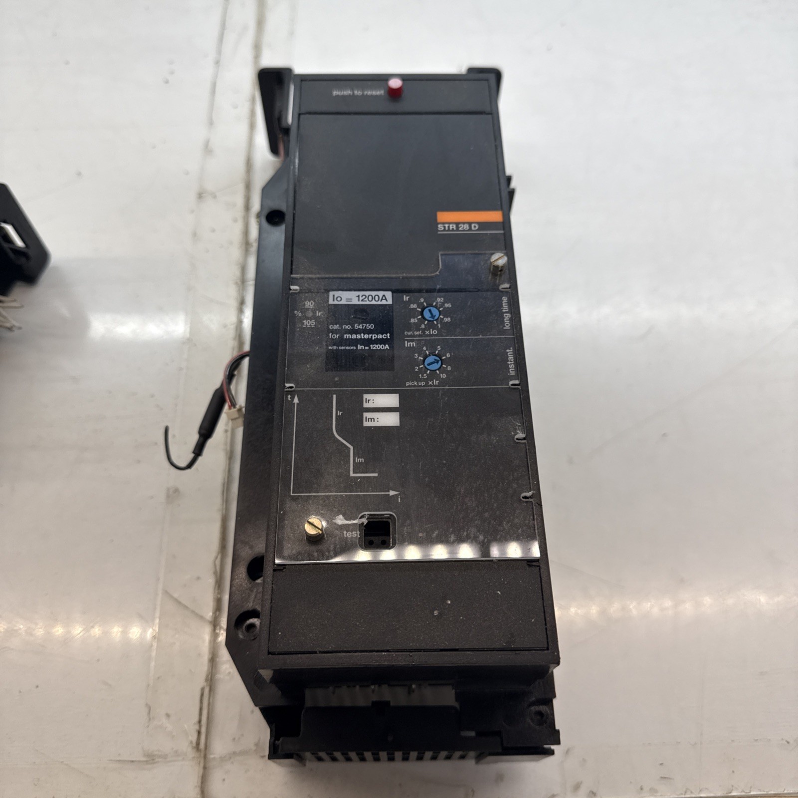 MERLIN GERIN STR28D MASTERPACT CIRCUIT BREAKER 1200A