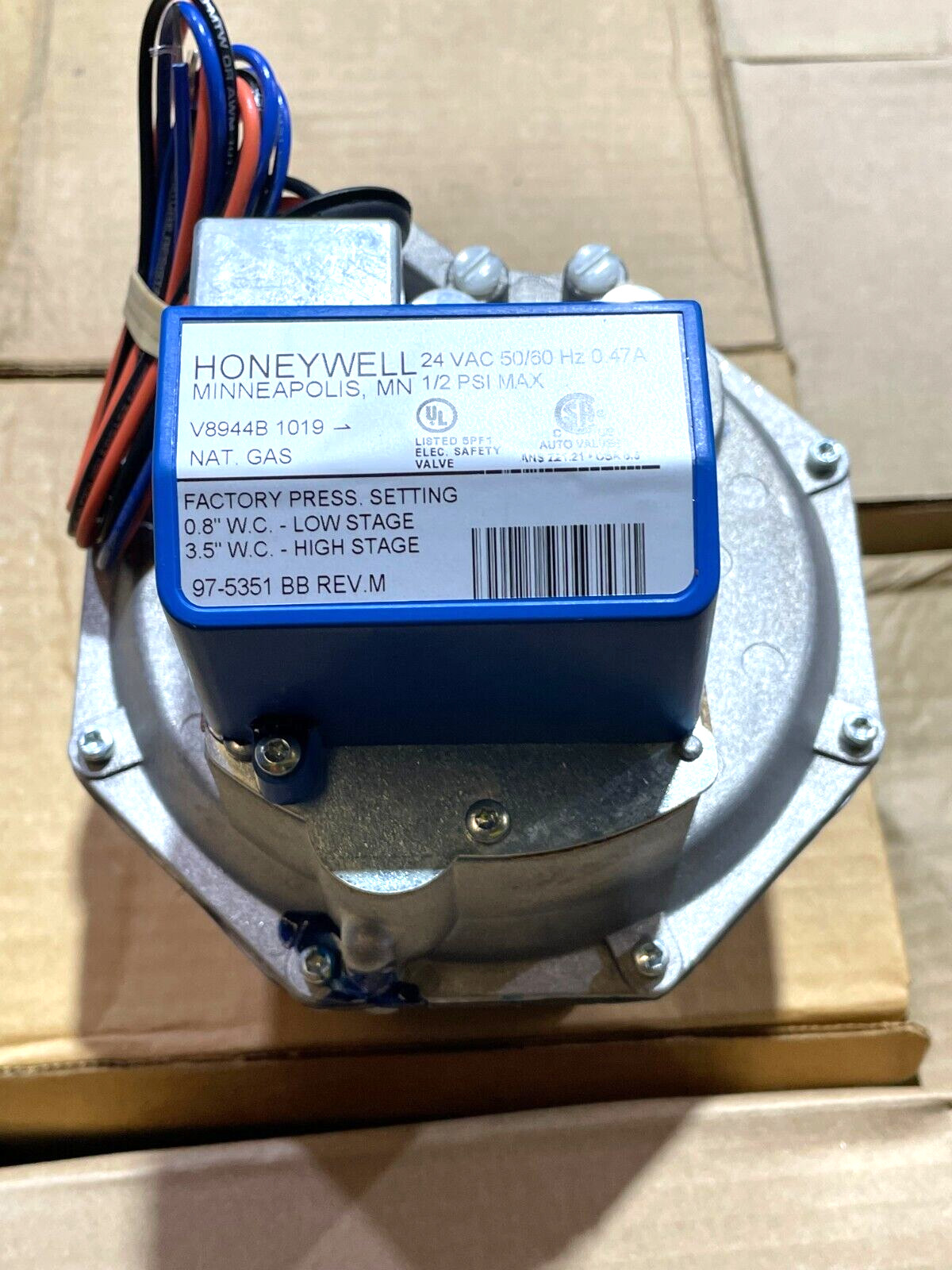 Honeywell V8944B 1019 1″ NPT 24V Diaphragm Gas Valve New/Open Box