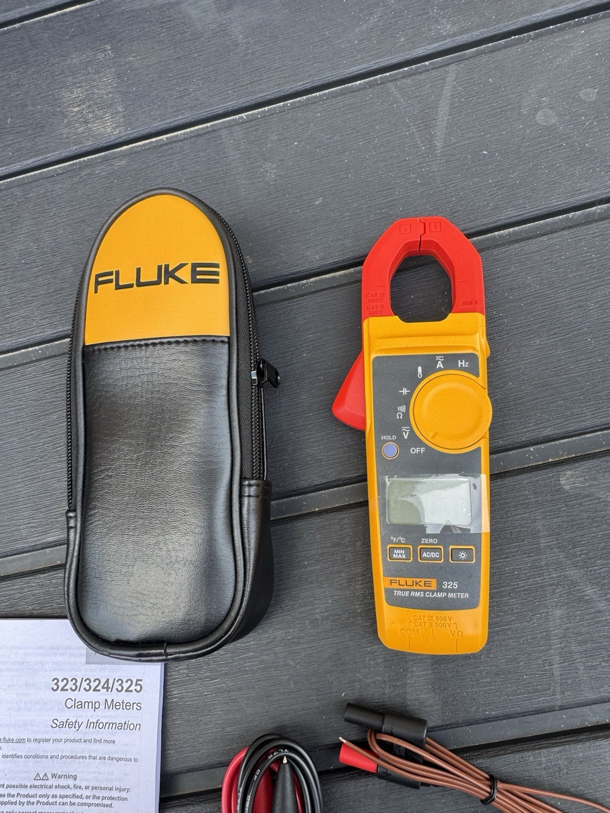 Fluke 325 True RMS AC/DC Voltage Tester Clamp Meter Continuity Capacitance