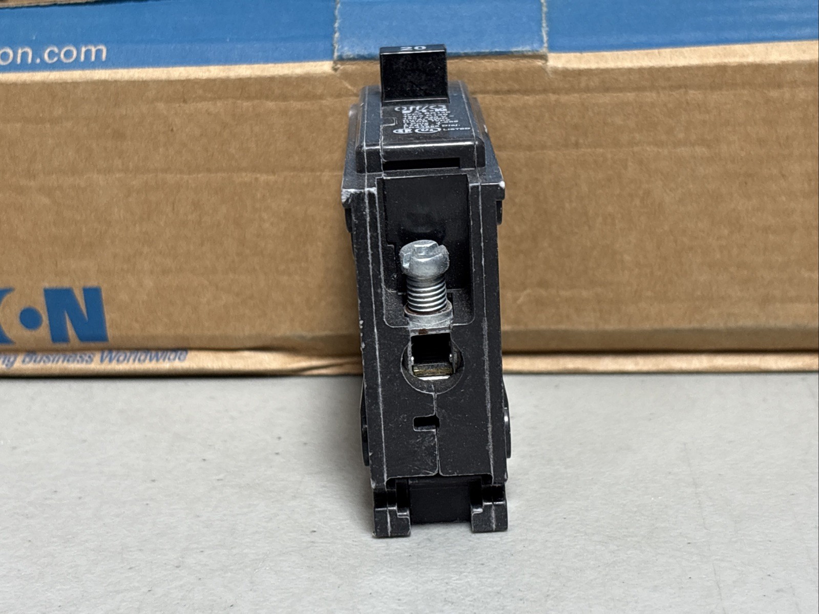 EATON BR120 Circuit Breakers (10 Pack) 20 AMP 1 Pole Type BR *NEW BOX of 10*