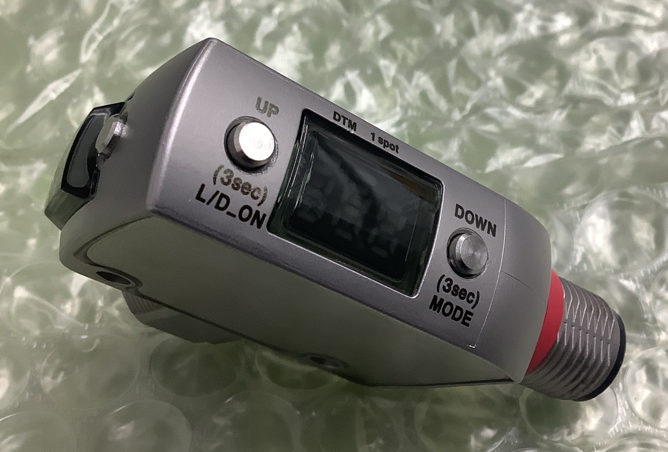 Keyence Self-contained CMOS Laser Sensor LR-ZH490CB (b448)