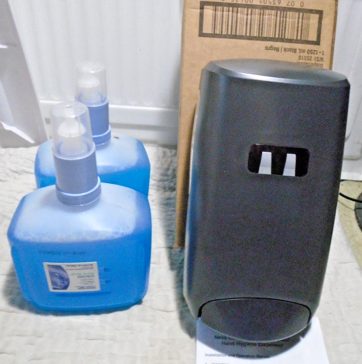 Kay Nexa Classic Manual Hand Soap 1250ml Dispenser Plus 2-42.3 oz Hand Soap