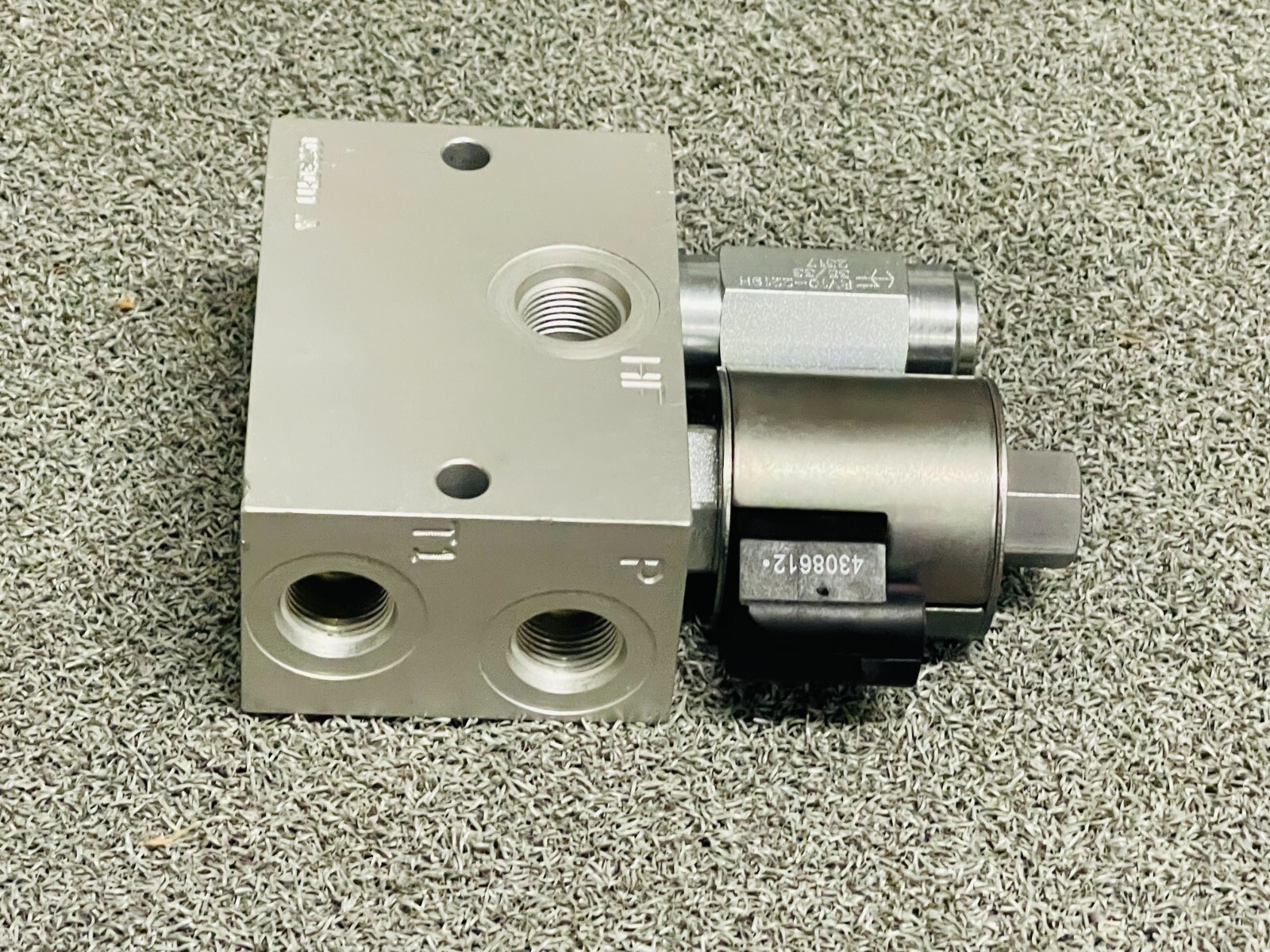 HydraForce KV25554 HF20751-02 Solenoid Hydraulic Valve John Deere Skid Steer