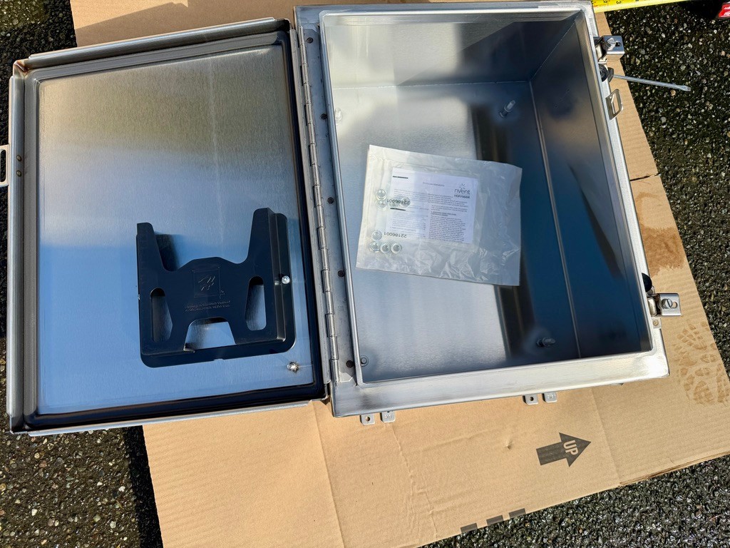 Hoffman nVent A24P16SS6 Stainless 316 Steel Wall-Mount Enclosure 21″x 13″x 6″NEW