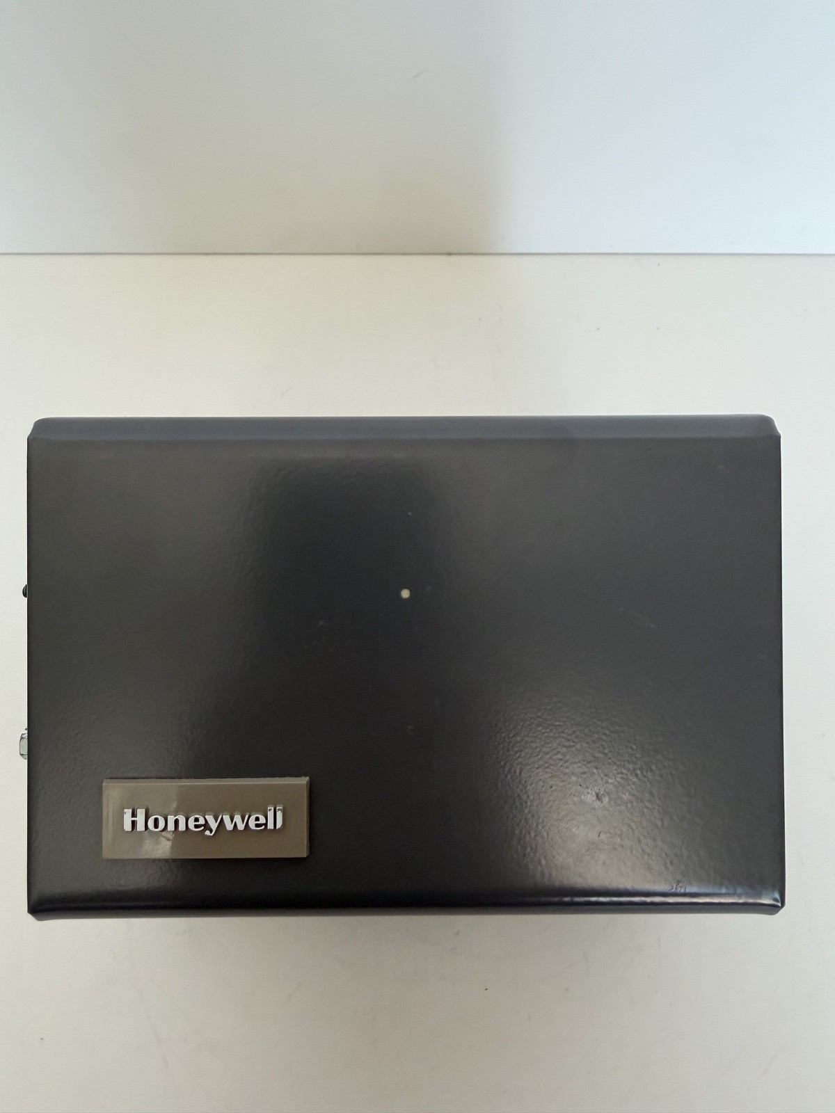 HONEYWELL TRIPLE AQUASTAT RELAY 120V L8124L1011