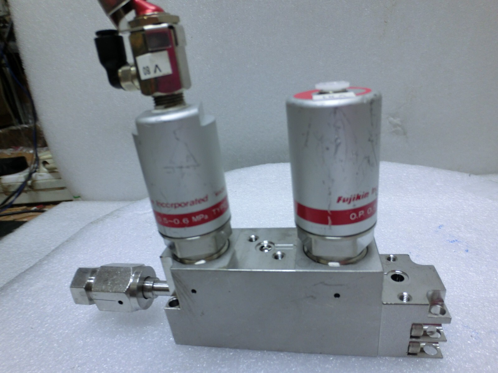 Lam Research 766-077821-501 Rev C Fujikin 567512 Valve Assy,0.5~0.6mPa,N.C_,9249