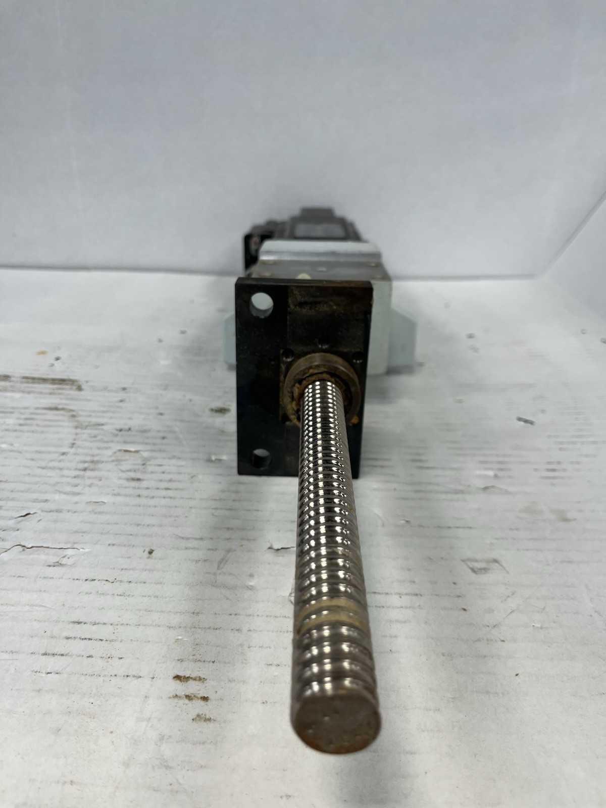 Rexroth Indramat MKD041B-144-GP1-KN Permanent Magnet Motor with ball nut/screw