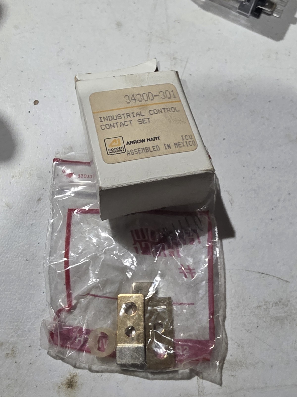 LOT OF 3 NEW 34300 301 CONTACT KIT
