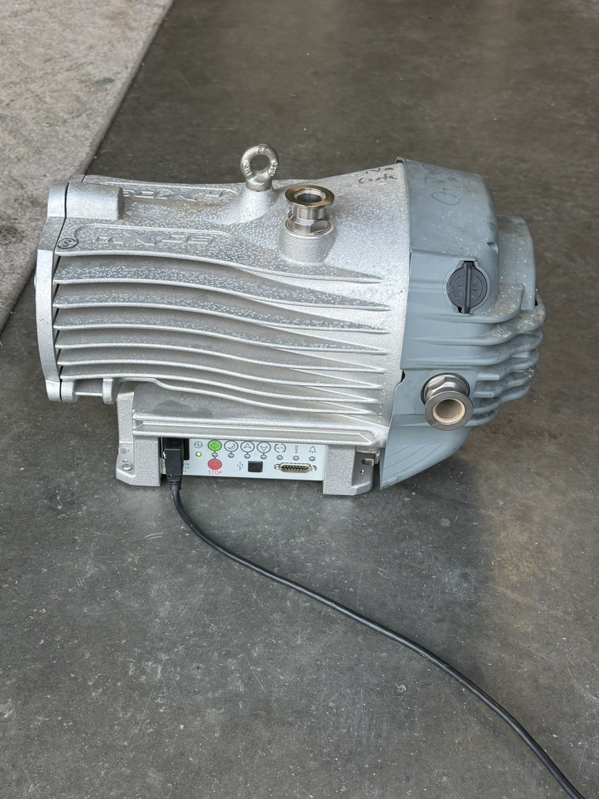 Edwards nXDS10i TFS A736-01-983 Dry Scroll Vacuum Pump 100/240V 50/60Hz