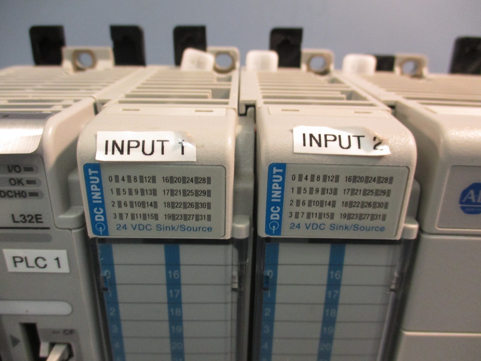Allen-Bradley 1769-L32E /Ser A Processor/Controller with DC I/O Cards