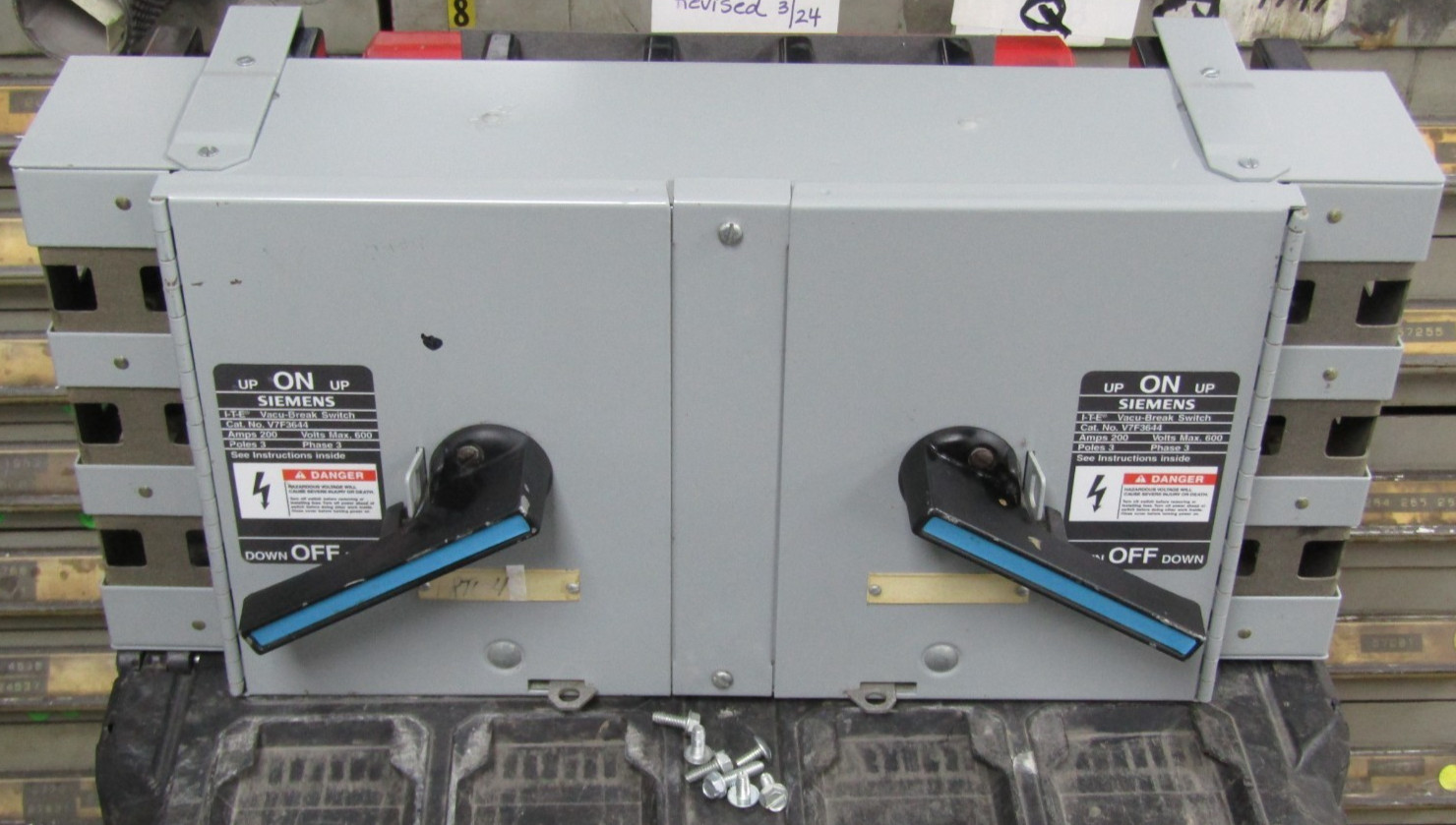 😏 SIEMENS ITE 200 AMP VACU-BREAK SWITCH 600 VAC 3∅ 3 POLE 150 HP V7F3644