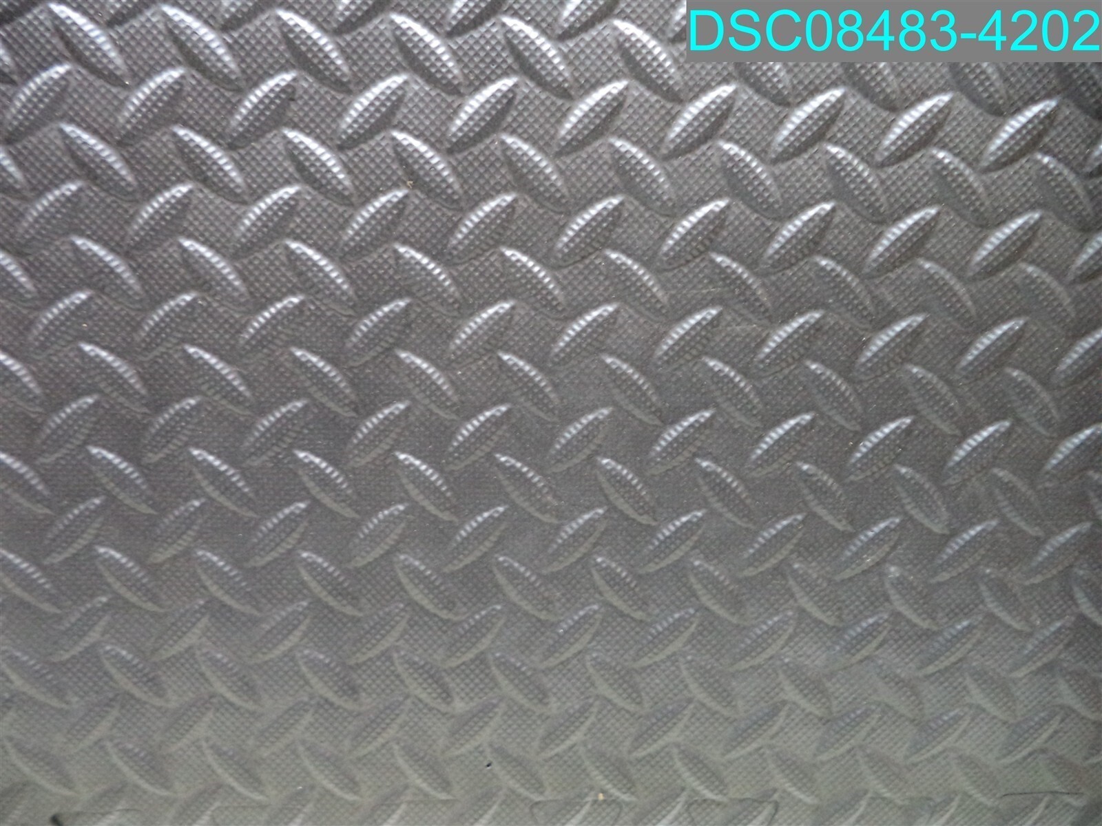 QTY=7:Interlocking Gym Exercise Floor Mat Fadeless Playground Rubber Tiles 23X23
