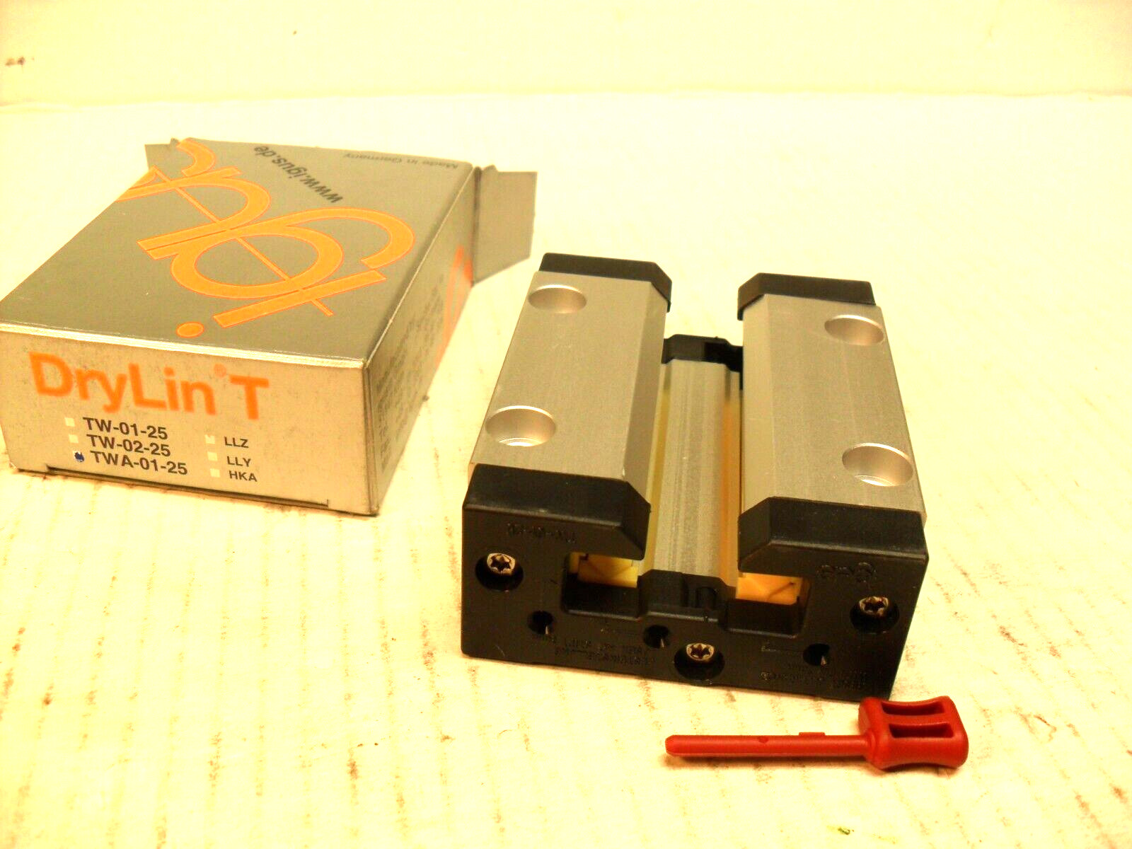 IGUS TWA-01-25 DryLin linear guides; self-regulating; Size: 01-25 New in Box