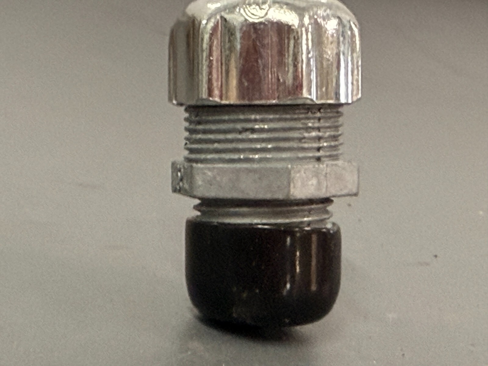 25 Thomas & Betts 1/2″ Straight Liquidtight Cord Connectors 0.125-0.250