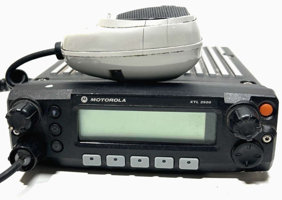 Motorola XTL 2500 Mobile Radio Dash Mount M21URM9PW1AN 700/800MHz/used