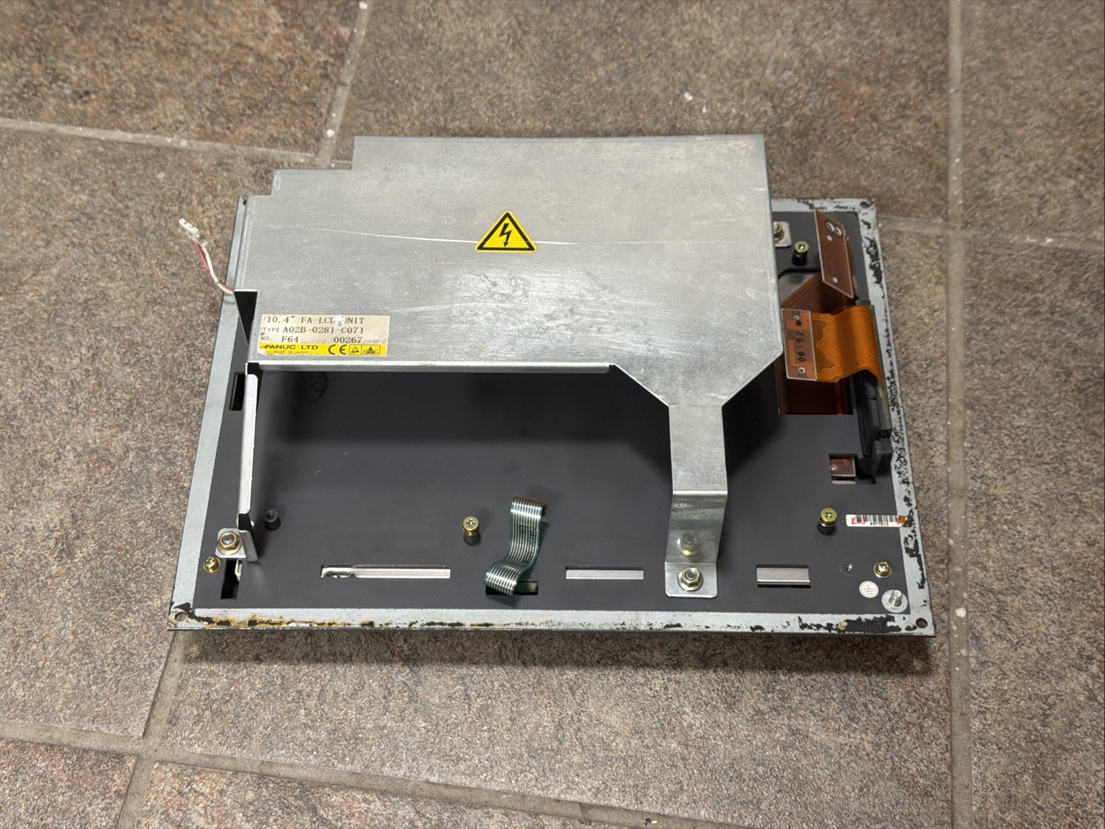 FANUC A02B-0281-C071 FA-LCD Unit 10.4” Operator Screen A20B-8100-0820 WARRANTY