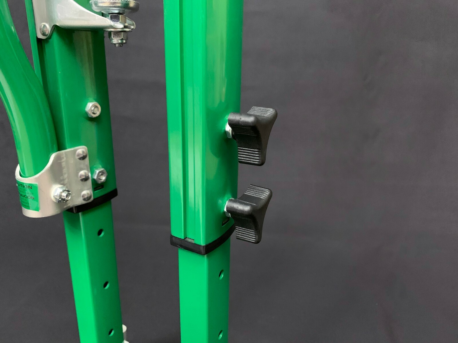 USG Sheetrock Magnesium, Lightweight Professional Drywall Stilts 24-40”