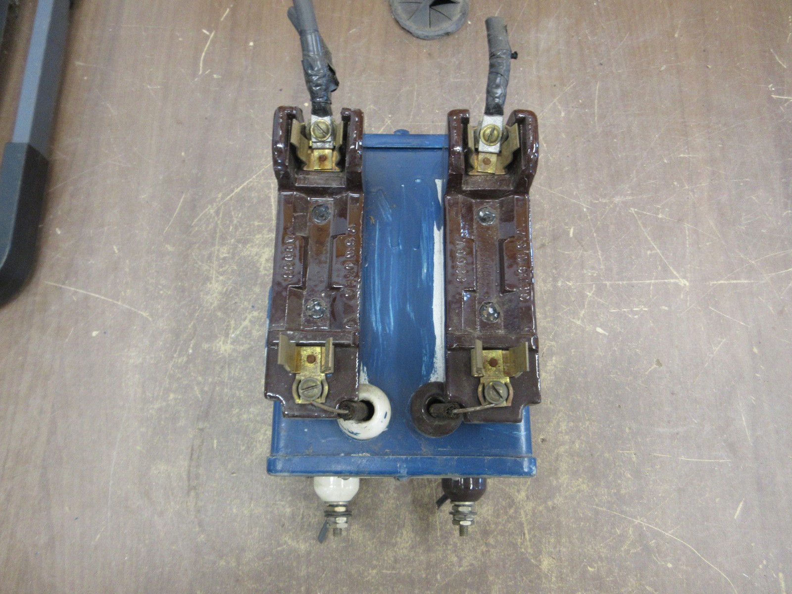 GE Type E-22 Potential Transformer 3109113 50VA Pri: 2.2kV Sec: 110V 60Hz Used