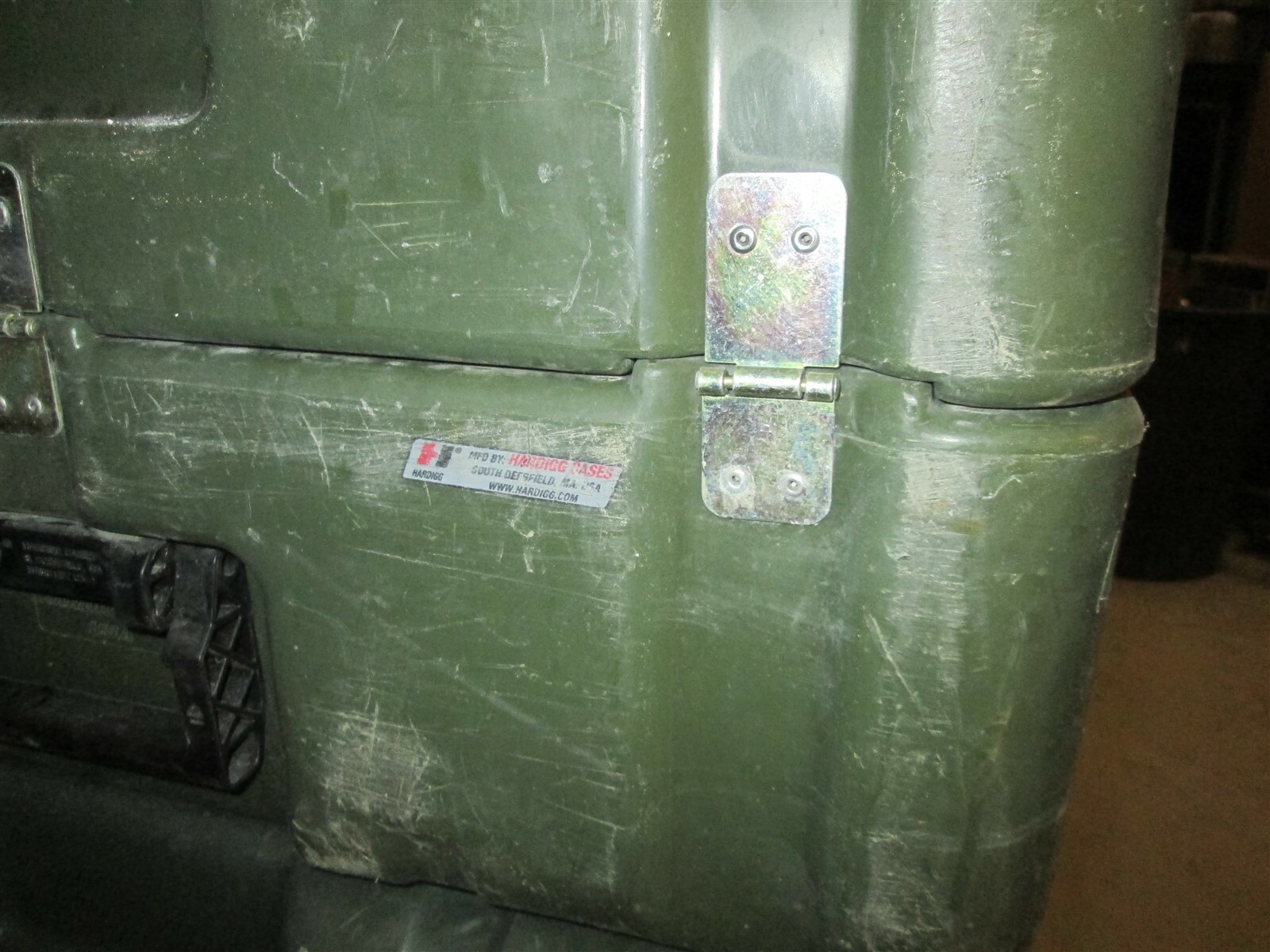 Hardigg Pelican Hard Case Hinged Single Lid AL2221-0604 Roto Molded 26x24x14 F1