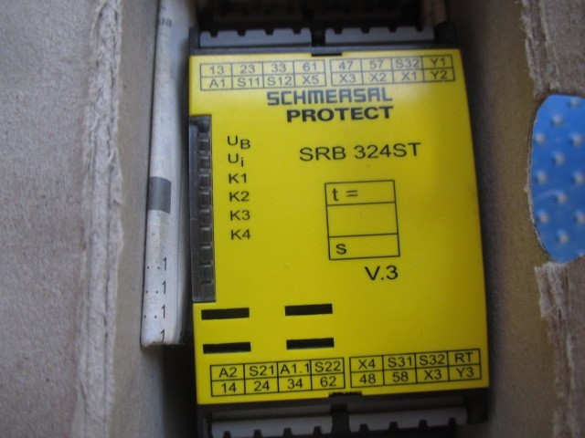 NEW SCHMERSAL SAFETY RELAY SRB324ST 24V (V.3) 101195504