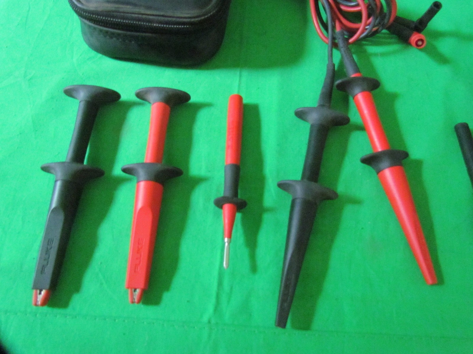 Fluke Sure Grip Test Lead Kit Master Accessory Set Cat III 1000V 3A Cat IV 600V