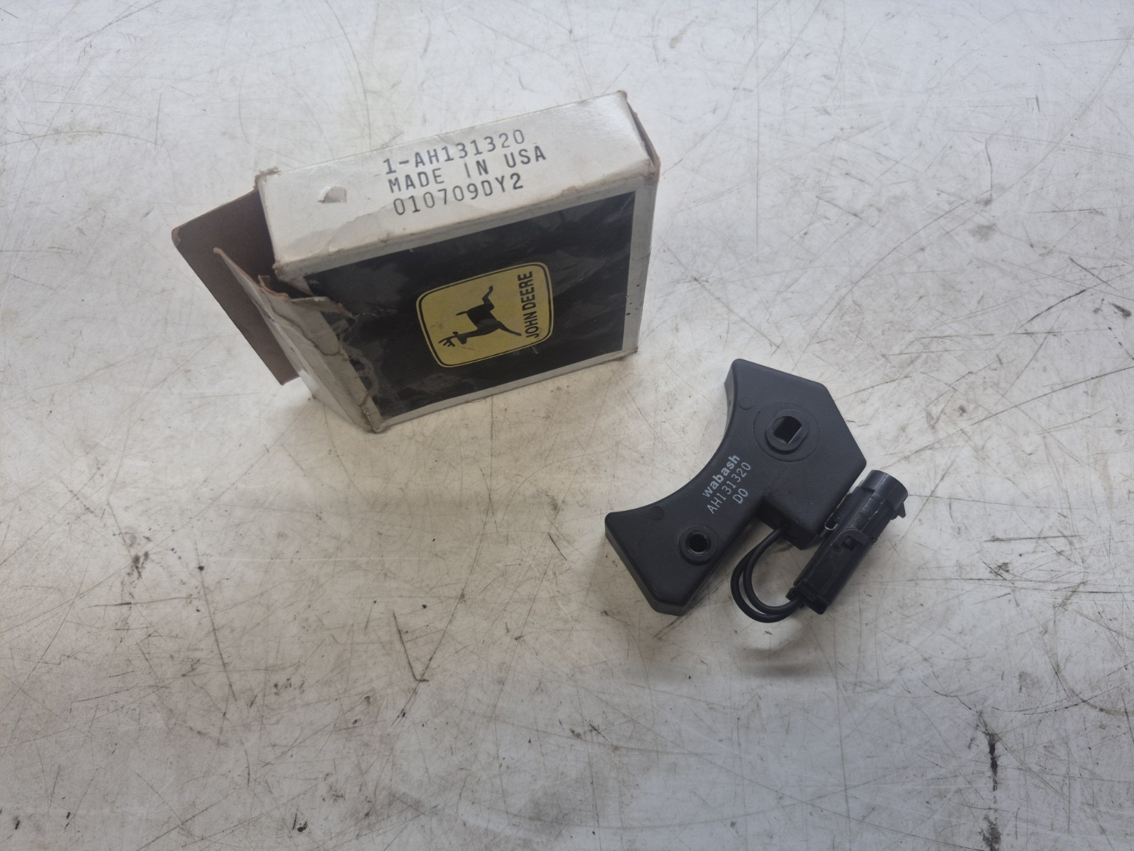 Genuine Oem John Deere Low Shaft Speed Sensor 9400 9500 9550 9600 9650 AH131320