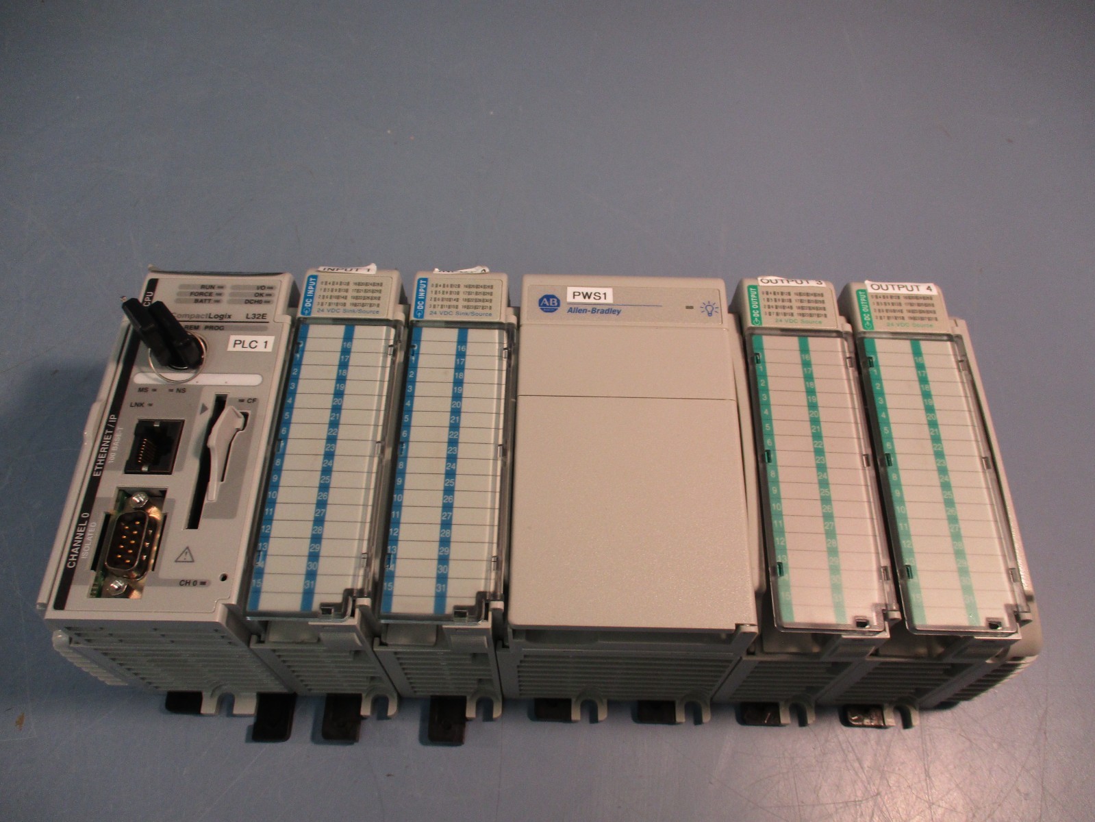 Allen-Bradley 1769-L32E /Ser A Processor/Controller with DC I/O Cards