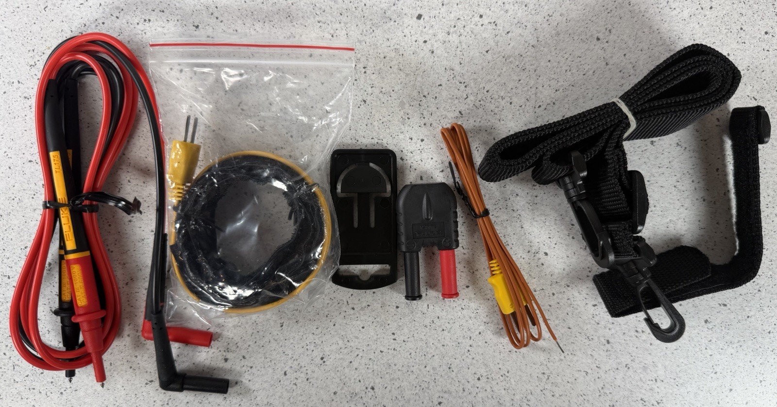 Fluke 116/323 KIT HVAC Compact Multimeter & Clamp Meter Combo Kit New!!